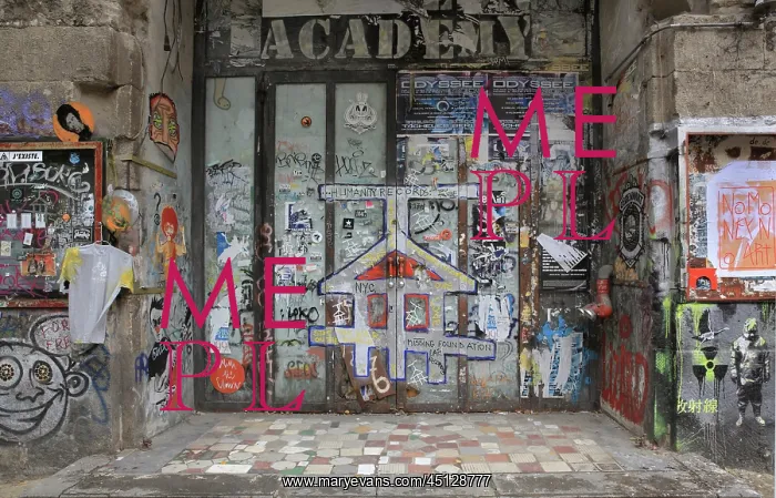 : Graffiti, Kunsthaus Tacheles, Berlin, Germany : Graffiti, Kunsthaus Tacheles, Berlin, Germany