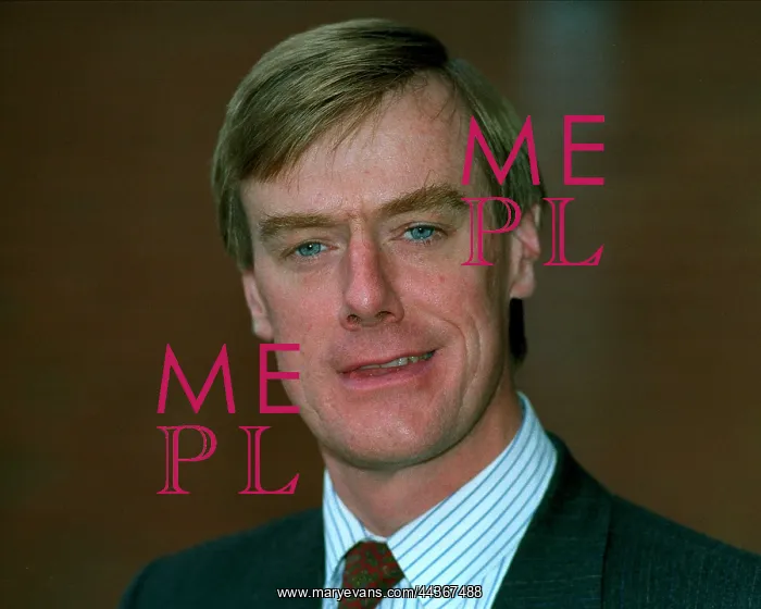  : Graham Riddick MP