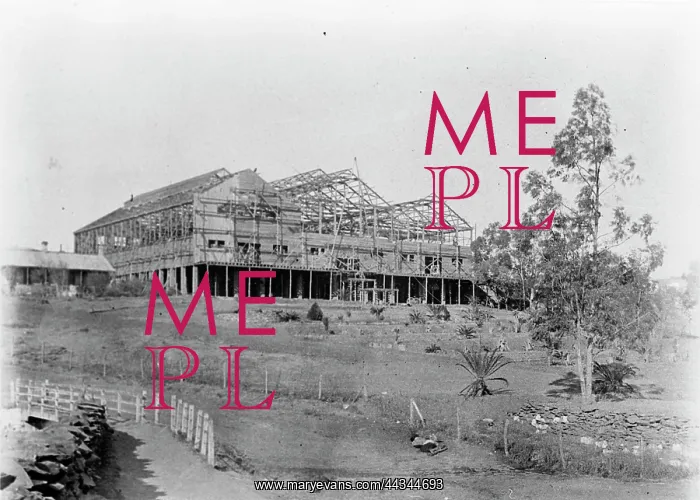 : Grahamstown: Construction of the Exhibition Hall, 1898 : Grahamstown: Construction of the Exhibition Hall, 1898