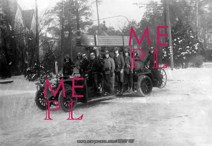 : Grammar school boys as firefighters, 1917 : Grammar school boys as firefighters, 1917