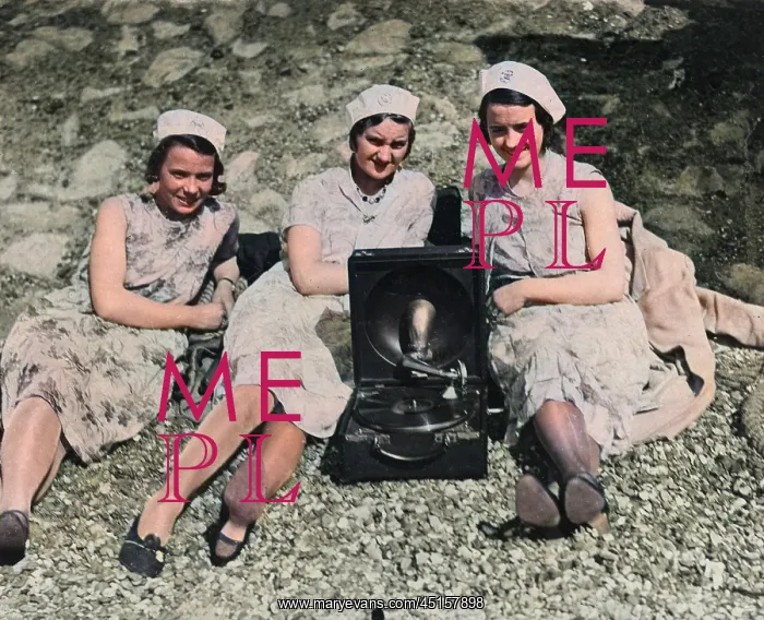 : GRAMOPHONE GIRLS : GRAMOPHONE GIRLS