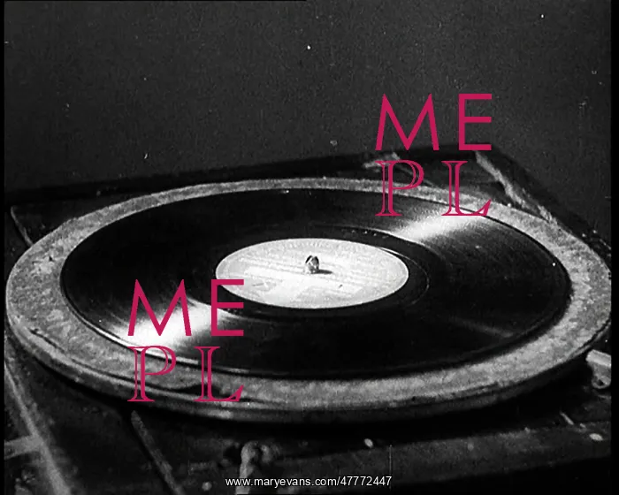 : Gramophone Shellac Record on a Turntable : Gramophone Shellac Record on a Turntable