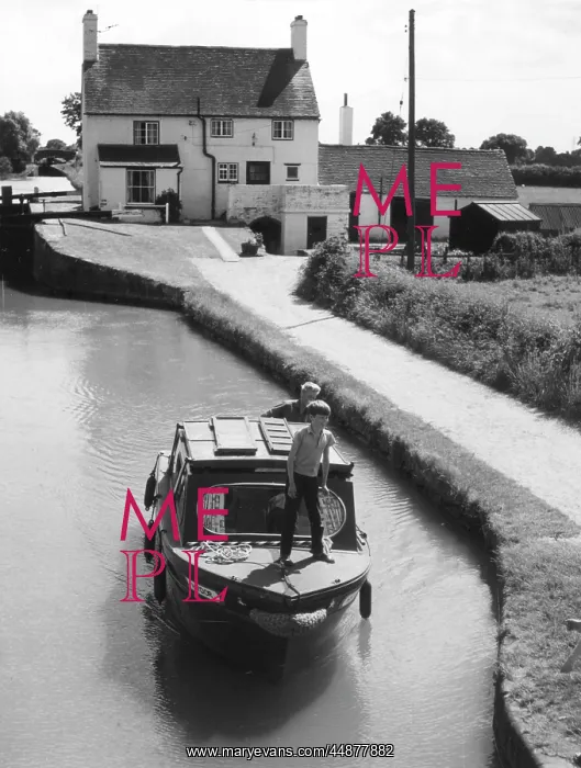 : GRAND UNION CANAL BOAT : GRAND UNION CANAL BOAT