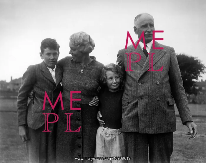 : GRANDPARENTS / CHILDREN : GRANDPARENTS / CHILDREN