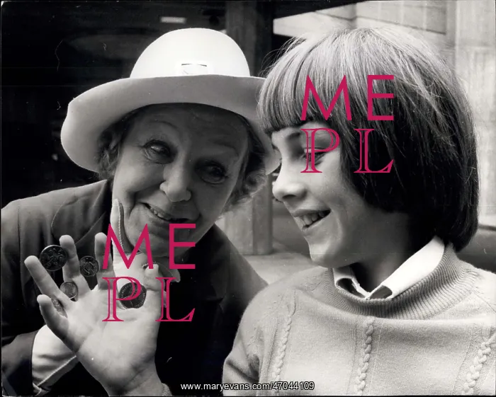 : Granny Gets the Point, film preview, decimalisation : Granny Gets the Point, film preview, decimalisation