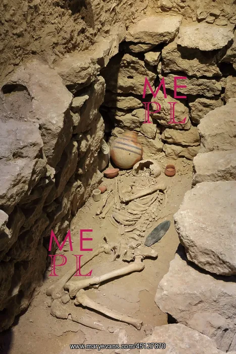 : Grave reconstruction, Bahrain National Museum : Grave reconstruction, Bahrain National Museum