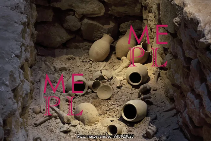 : Grave reconstruction, Bahrain National Museum : Grave reconstruction, Bahrain National Museum