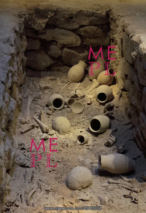 : Grave reconstruction, Bahrain National Museum : Grave reconstruction, Bahrain National Museum