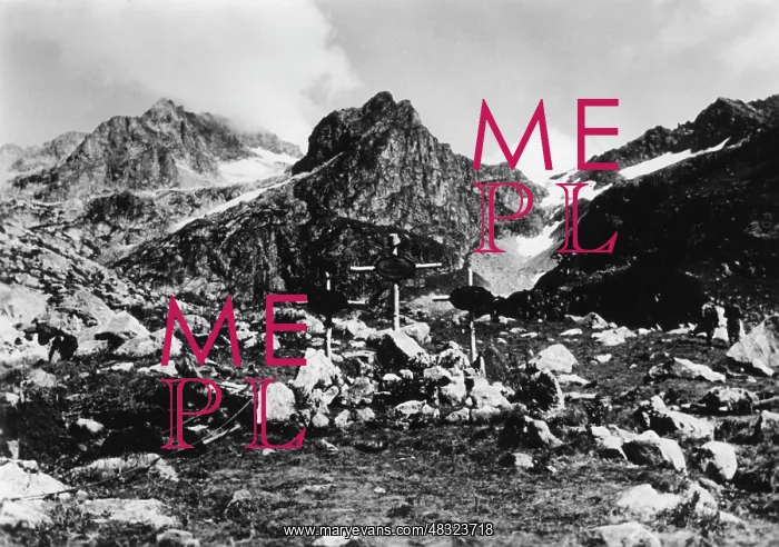 : Graves of German mountain troops on Elbrus, 1942 : Graves of German mountain troops on Elbrus, 1942