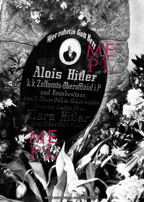 : The gravestone of the Hitler couple, 1938 : The gravestone of the Hitler couple, 1938