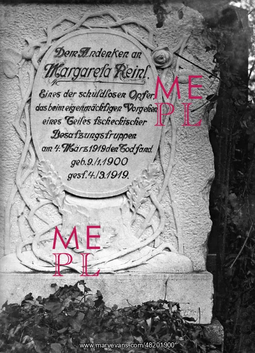 : Gravestone of Margareta Reinl : Gravestone of Margareta Reinl