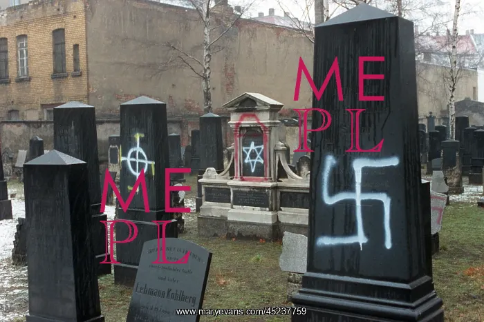 : Gravestones defiled at Jewish graveyard in Leipzig : Gravestones defiled at Jewish graveyard in Leipzig