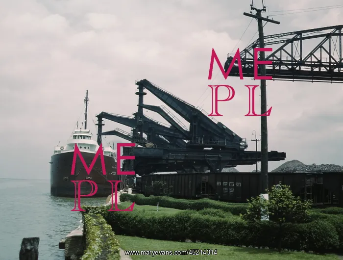 : Great Lakes freighter unloading iron ore ? : Great Lakes freighter unloading iron ore ?