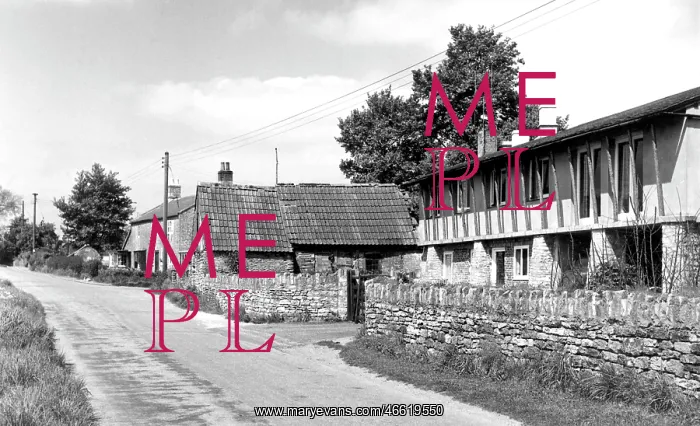 : Great Somerford, Dauntsey Road c1955