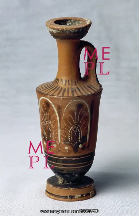 : Greek pottery. Lekythos. Red figure. From Greece. 4th centur : Greek pottery. Lekythos. Red figure. From Greece. 4th centur