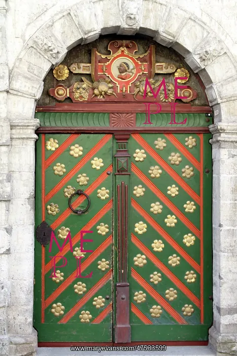 : Green, gold and red decorated door : Green, gold and red decorated door