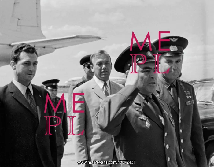 : Greeting Soyuz-9 crew : Greeting Soyuz-9 crew