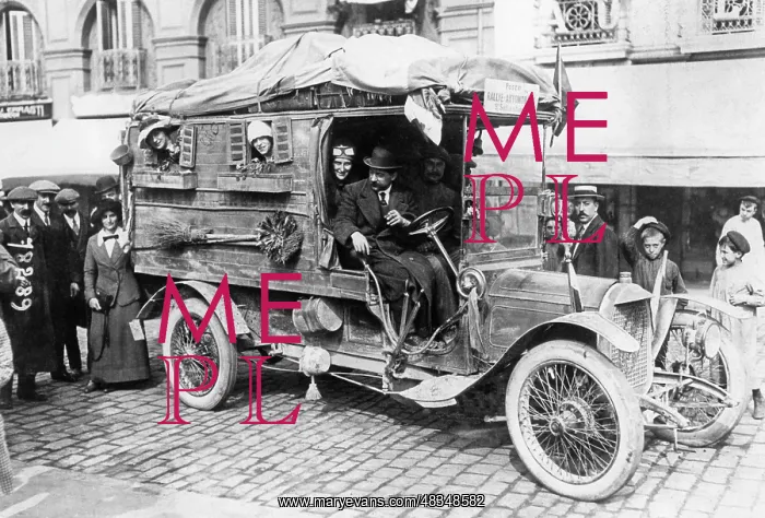 : The Gregoire motor home, 1912 : The Gregoire motor home, 1912