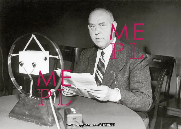 : Gregor Strasser at the microphone : Gregor Strasser at the microphone