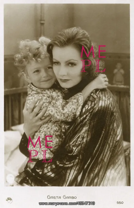 : Greta Garbo witha young boy : Greta Garbo witha young boy