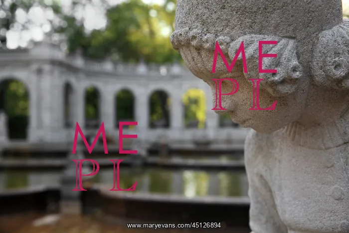 : Gretel, Marchenbrunnen, Berlin, Germany : Gretel, Marchenbrunnen, Berlin, Germany