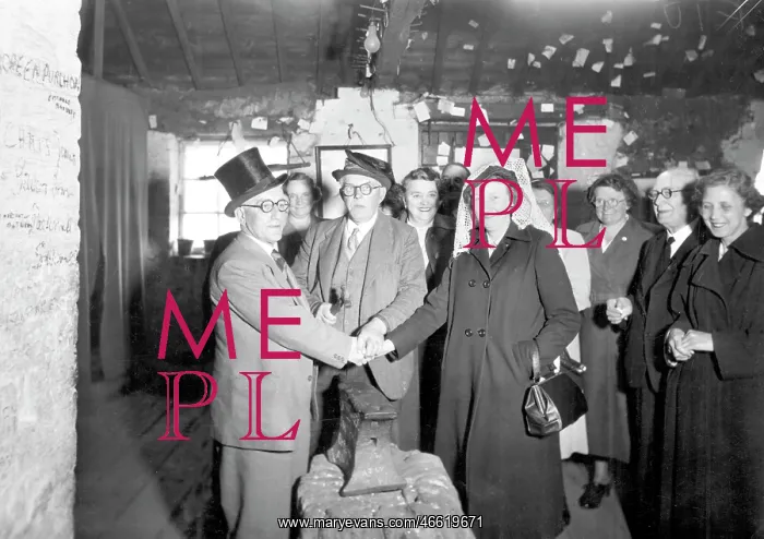  : Gretna Green, an Anvil Wedding c1940