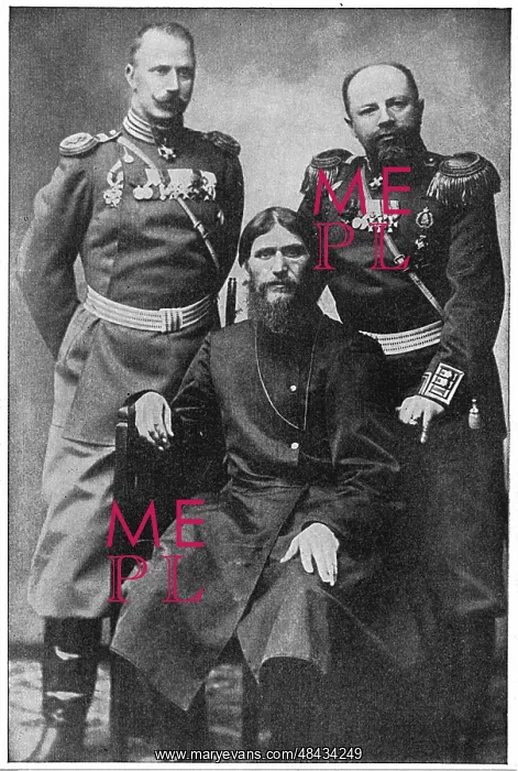 : Grigoriy Efimovich Rasputin (?1871-1916) centre : Grigoriy Efimovich Rasputin (?1871-1916) centre
