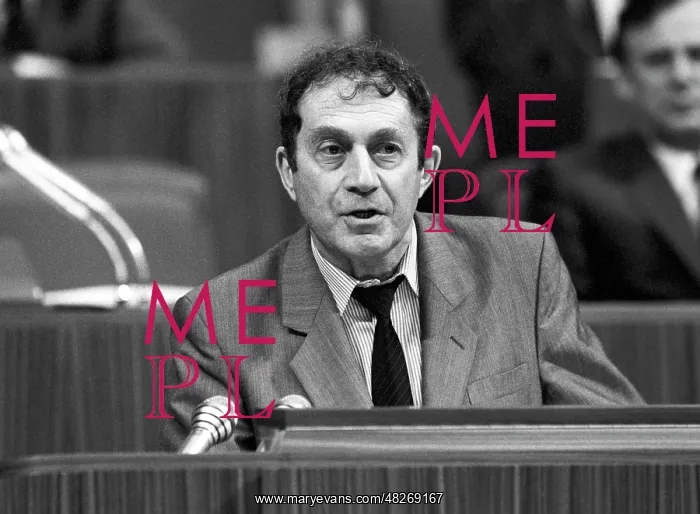 : Grigory Baklanov, 1988 : Grigory Baklanov, 1988