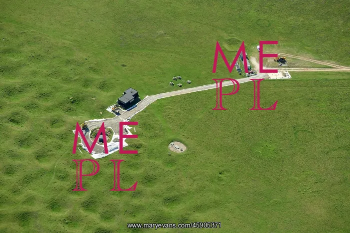 : Grimes Graves, a Neolithic flint mining complex : Grimes Graves, a Neolithic flint mining complex