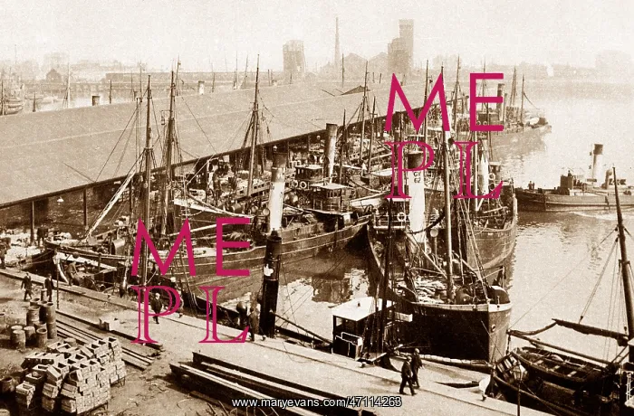  : Grimsby Pontoon early 1900s