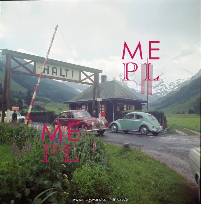 : Grossglockner High Alpine Road. Border. Photograph : Grossglockner High Alpine Road. Border. Photograph