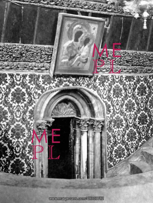 : Grotto of the Nativity in Bethlehem, around 1930 : Grotto of the Nativity in Bethlehem, around 1930