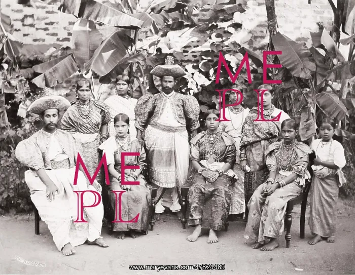 : Group of chiefs and wives, Kandy, Ceylon : Group of chiefs and wives, Kandy, Ceylon