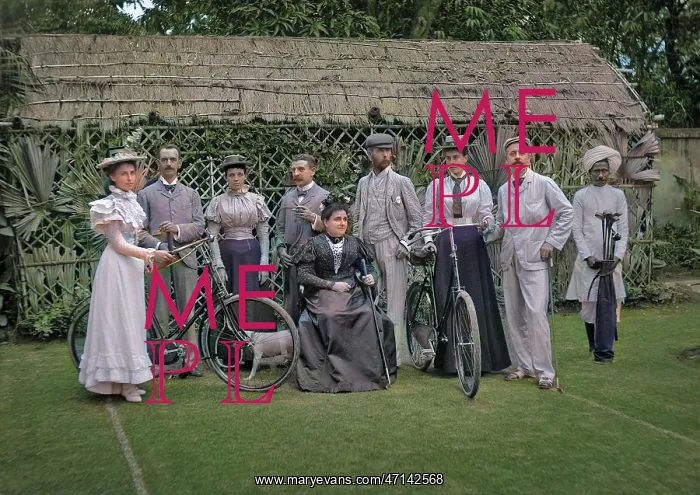 : Group of colonials with Indian servant : Group of colonials with Indian servant