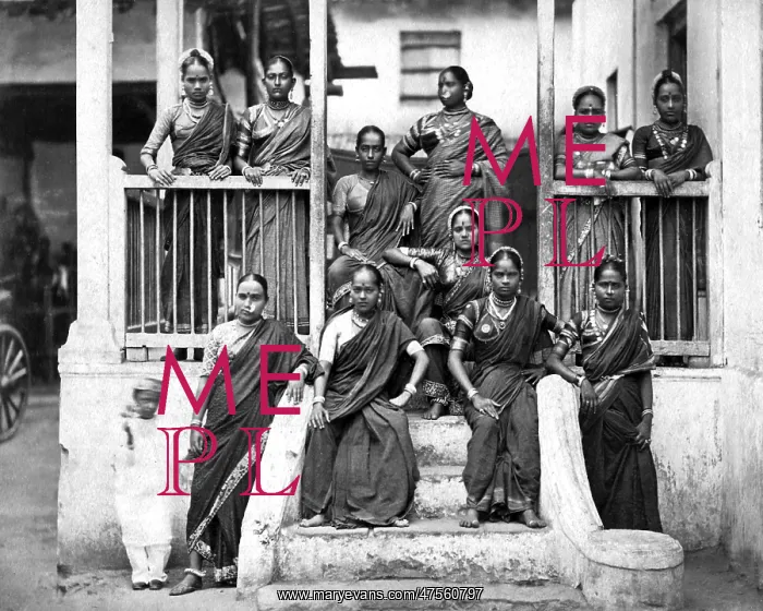 : Group of Nautch women, India : Group of Nautch women, India