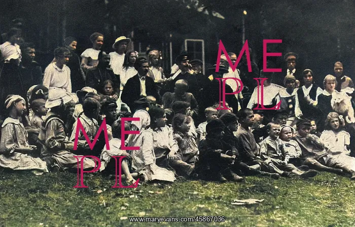 : Group of orphaned children during Revolution, Russia : Group of orphaned children during Revolution, Russia