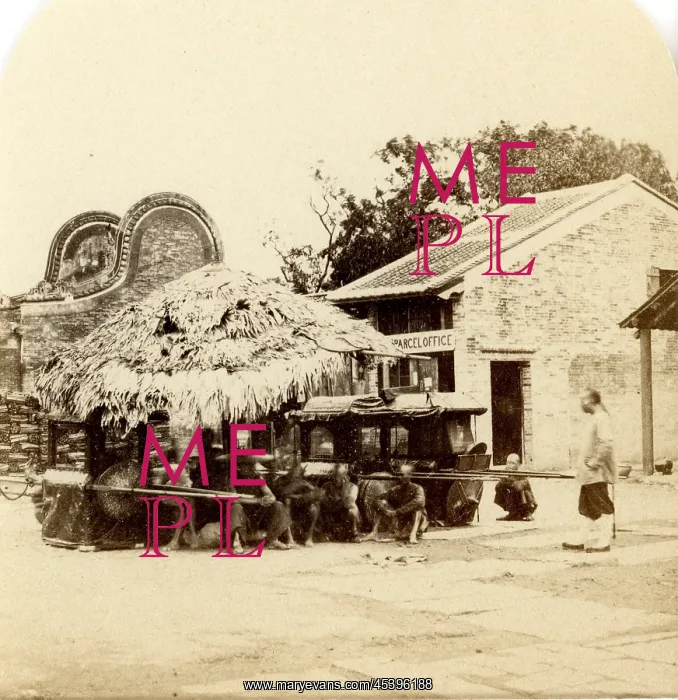 : Group of Palanquin Bearers, rest opposite the Parcel Office : Group of Palanquin Bearers, rest opposite the Parcel Office