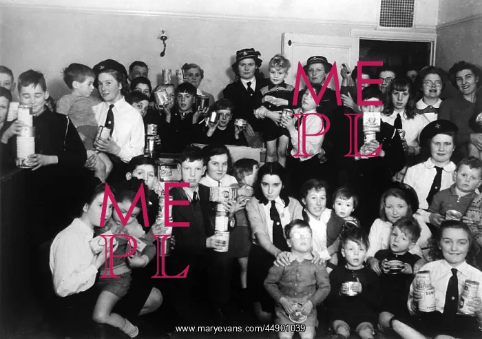 : Group photo in a children's home : Group photo in a children's home
