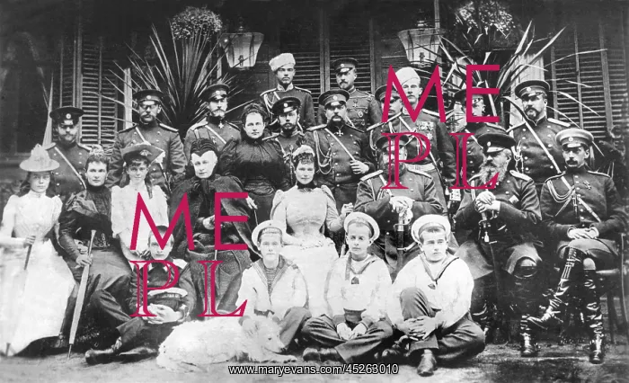 : Group photo, three generations of Romanovs : Group photo, three generations of Romanovs