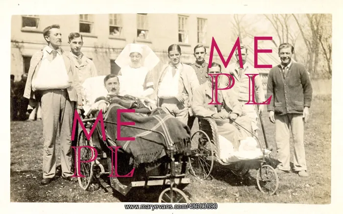 : Group Photo on Lawn : Group Photo on Lawn