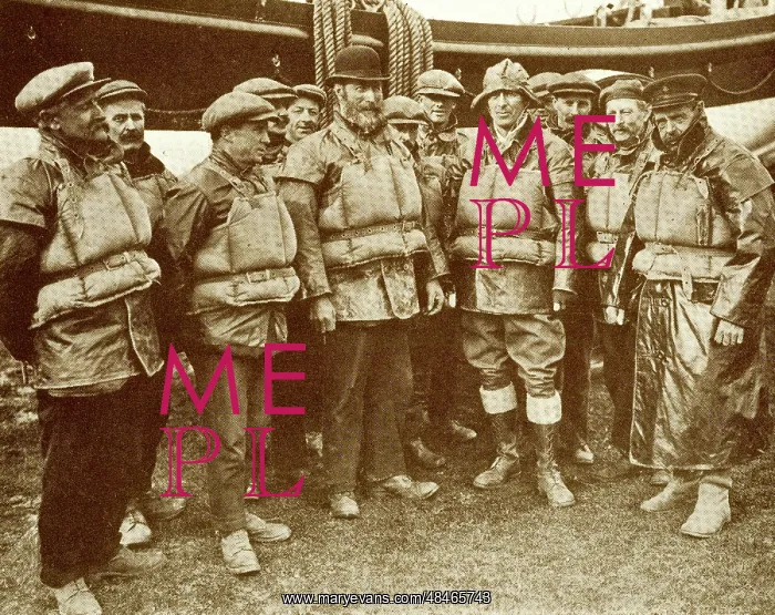 : Group photo, Lifeboat Crew : Group photo, Lifeboat Crew