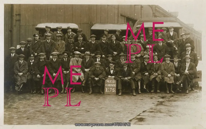 : Group photo, men of the MED Garage E75 : Group photo, men of the MED Garage E75