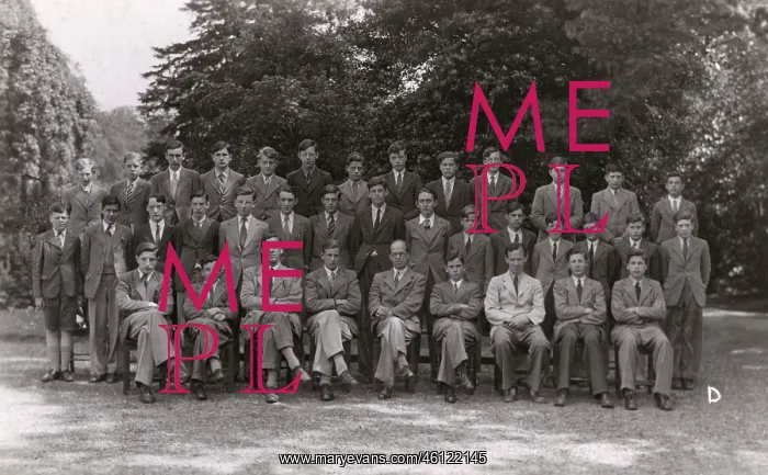 : Group photo, teachers and pupils at a school : Group photo, teachers and pupils at a school