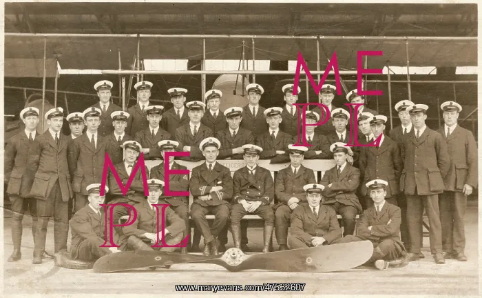  : Group picture of Pilots and their aeroplane