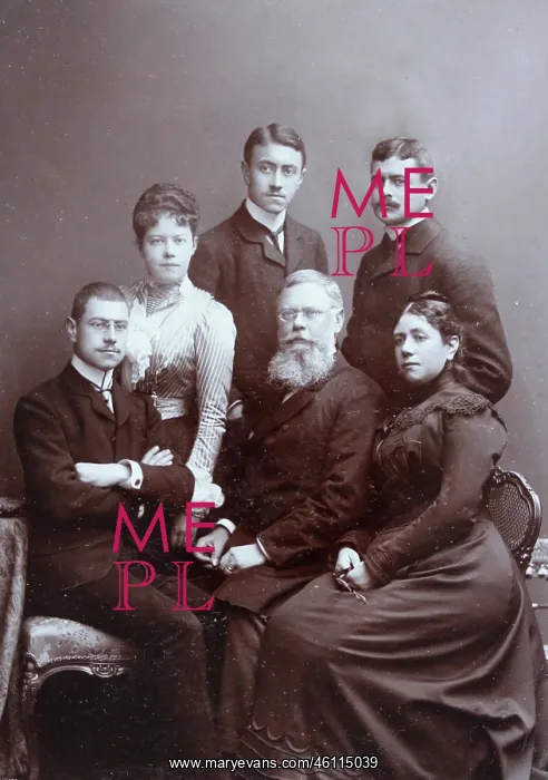 : Group portrait of a family of six : Group portrait of a family of six