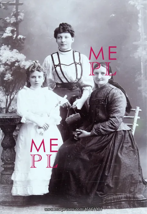 : Group portrait of a middle-class family with : Group portrait of a middle-class family with
