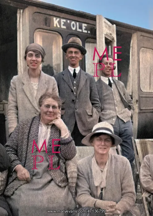 : Group of five smiling holidaymakers : Group of five smiling holidaymakers