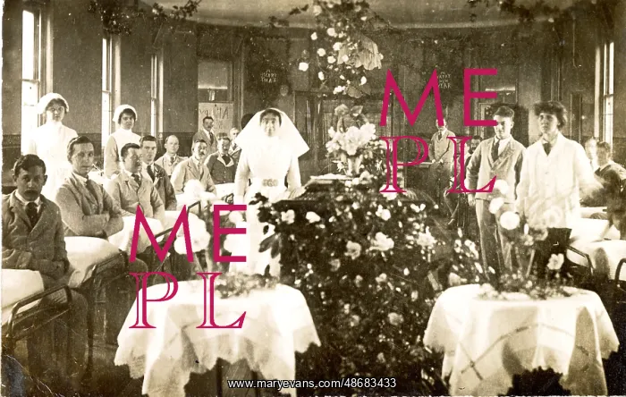: Group in Ward with Holiday Decorations : Group in Ward with Holiday Decorations