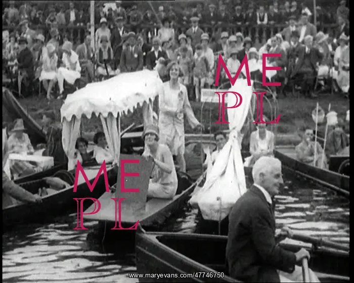 : Groups of People Picnicking in Punts at Boulter's : Groups of People Picnicking in Punts at Boulter's