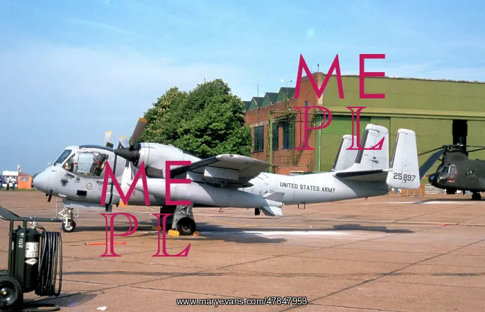 : Grumman OV-1B Mohawk 62-5897 : Grumman OV-1B Mohawk 62-5897